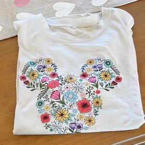 DisneyFloral GraphicShirt women’s size xl